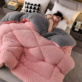 Dual-Sided Soft Quilted Blanket